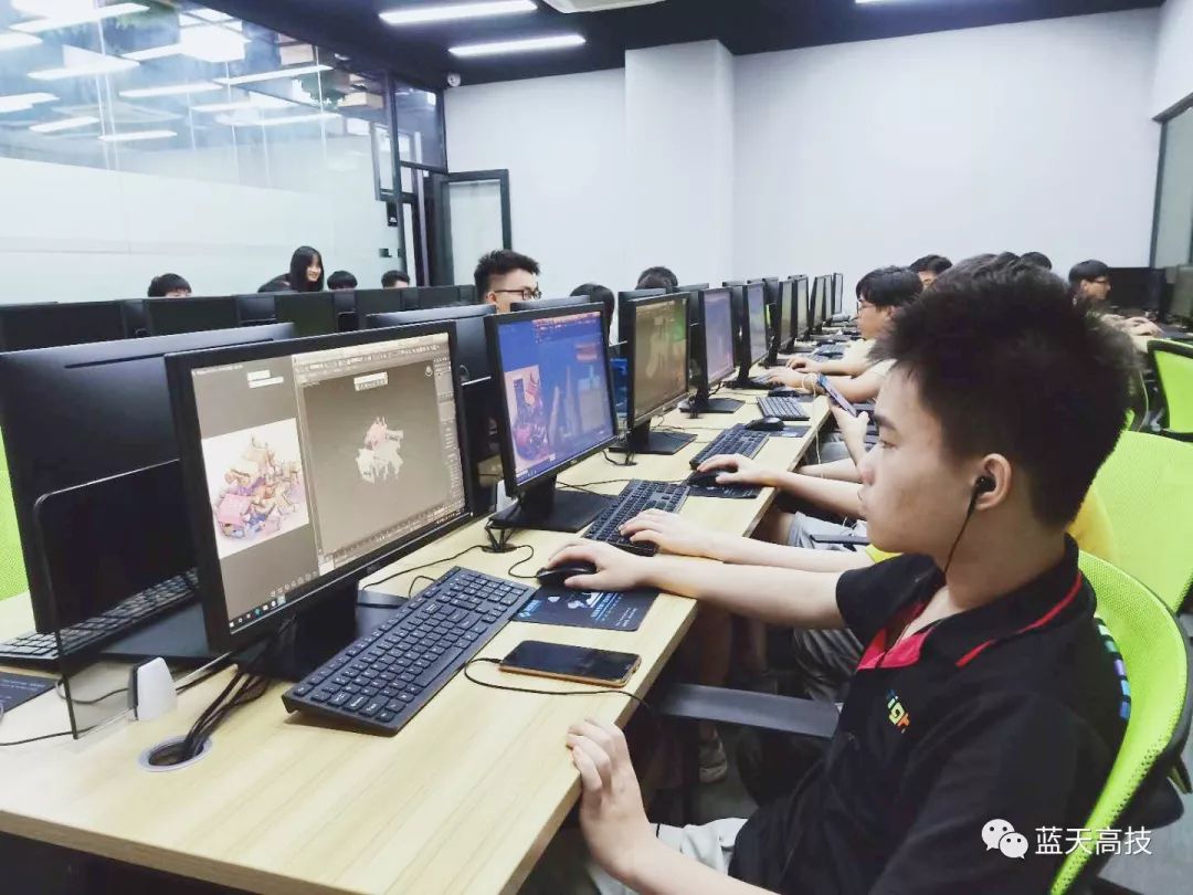专业介绍 | 计算机动画制作（初中起点）——设计·电脑动画设计